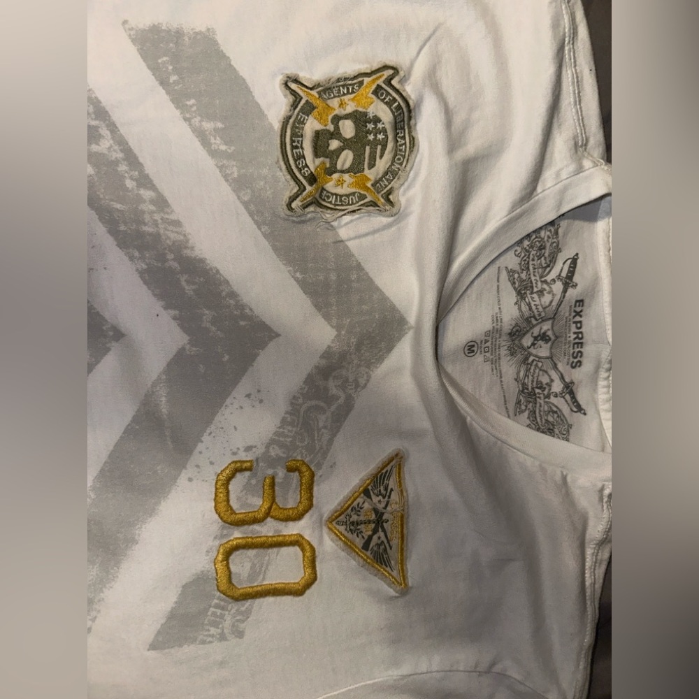 White and grey express tee #rare #y2k #affliction
OBO